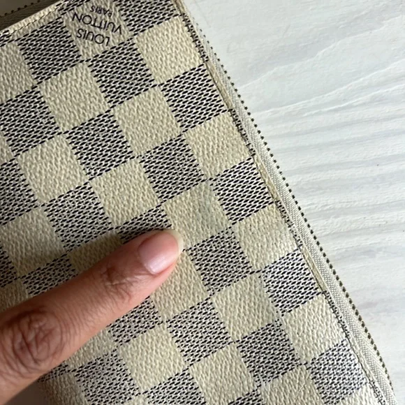 Louis Vuitton long zippy wallet - Picture 10 of 17